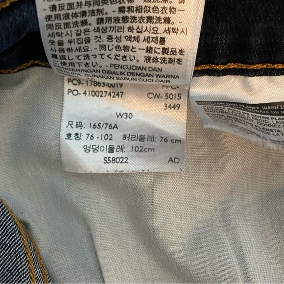 Levi's Mid Length Dark Wash Denim Shorts - Picture 10 of 10